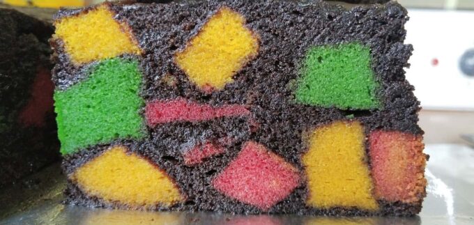 Marble Steamed Cake (Kek Kukus Batu Marmar)